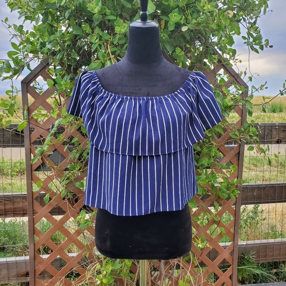 Forever 21 Blue and White Striped Off Shoulder Women's Cropped Blouse NWOT - Picture 1 of 14